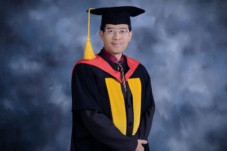 Prof. Dr. Nahadi, M.Si., M.Pd.